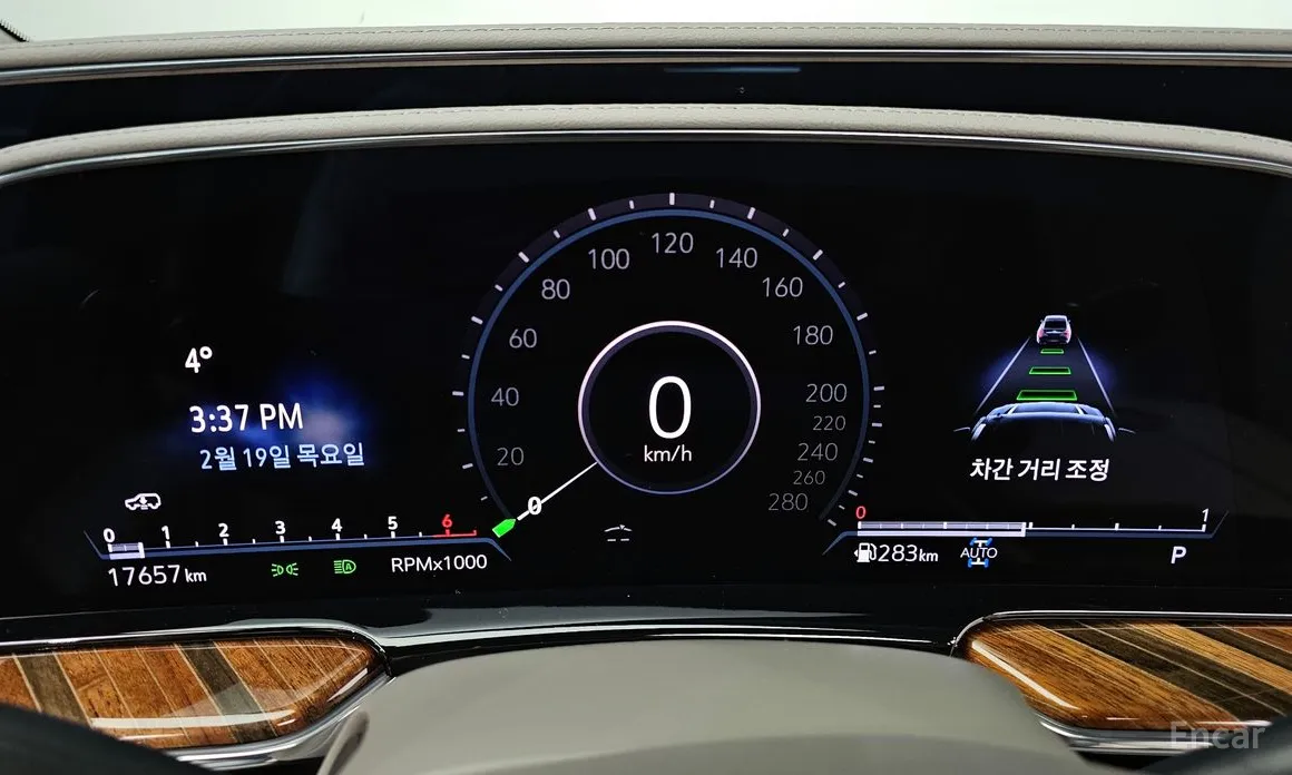 Фото 8 - Cadillac Escalade