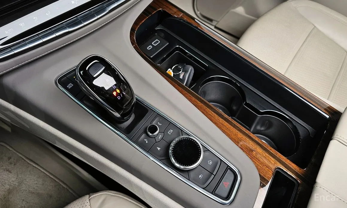 Фото 9 - Cadillac Escalade