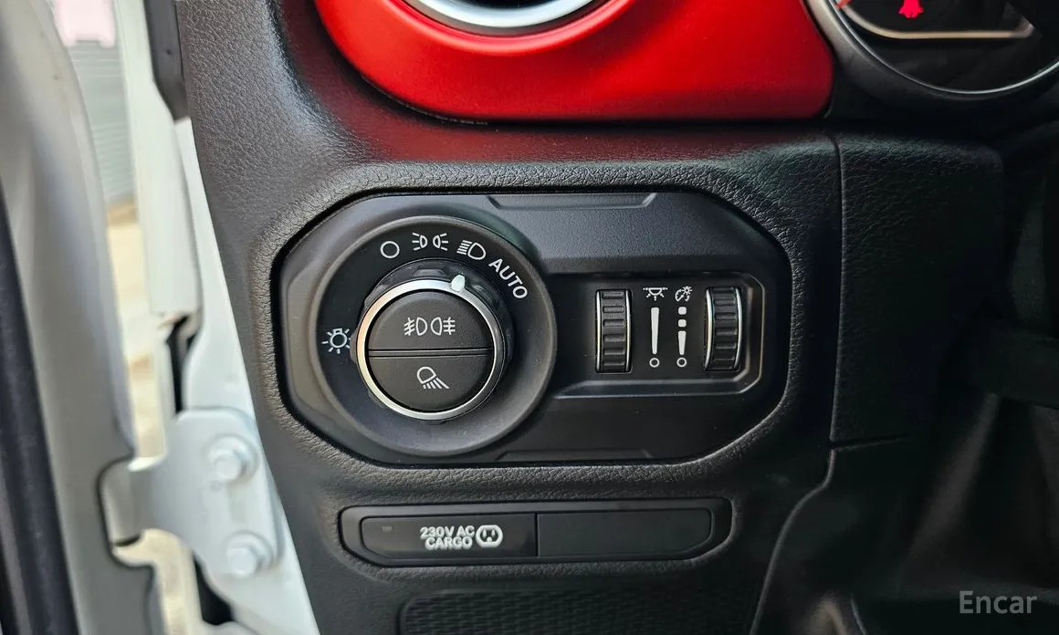 Фото 18 - Jeep Gladiator