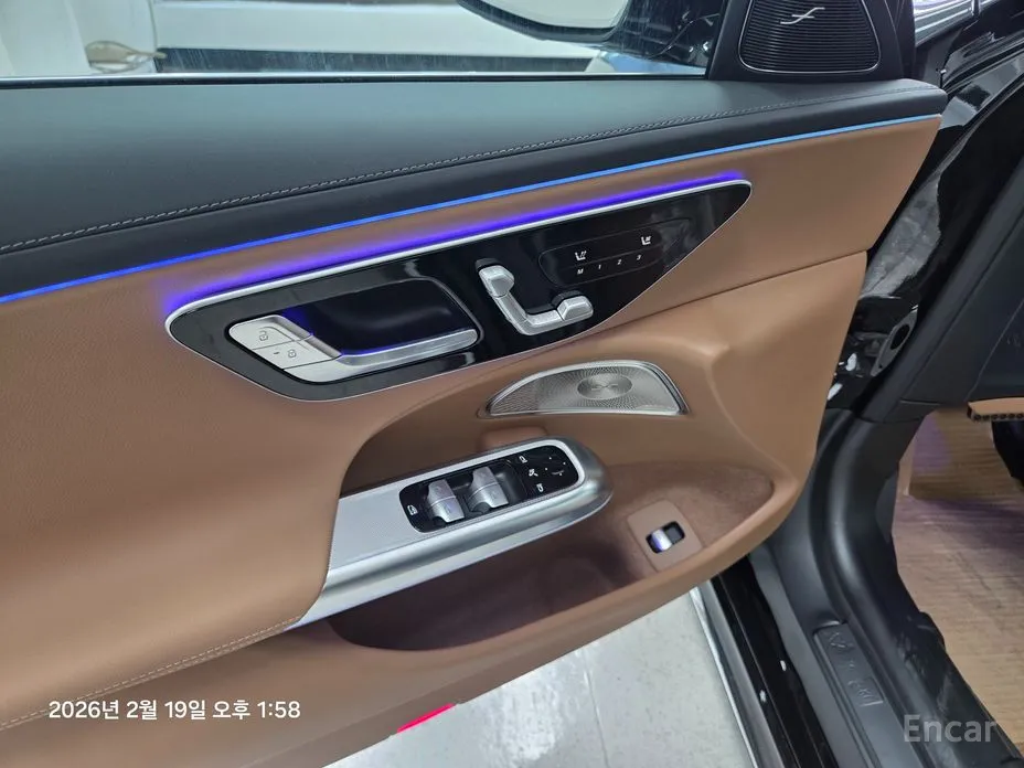 Фото 15 - Mercedes-Benz E-Class