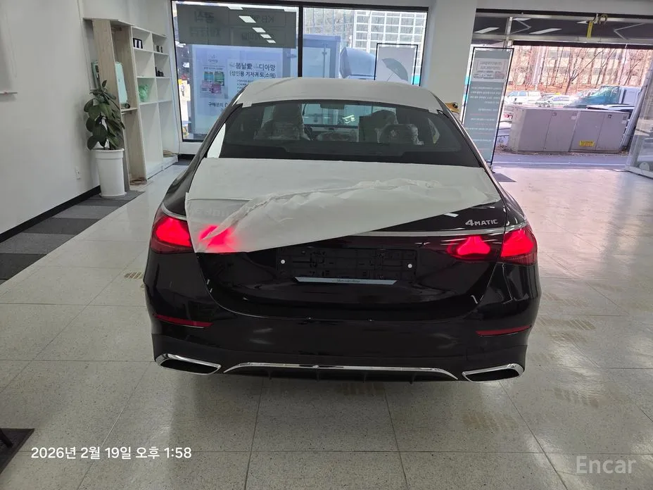 Фото 16 - Mercedes-Benz E-Class