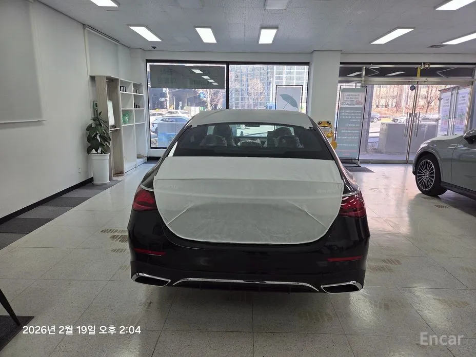 Фото 4 - Mercedes-Benz E-Class