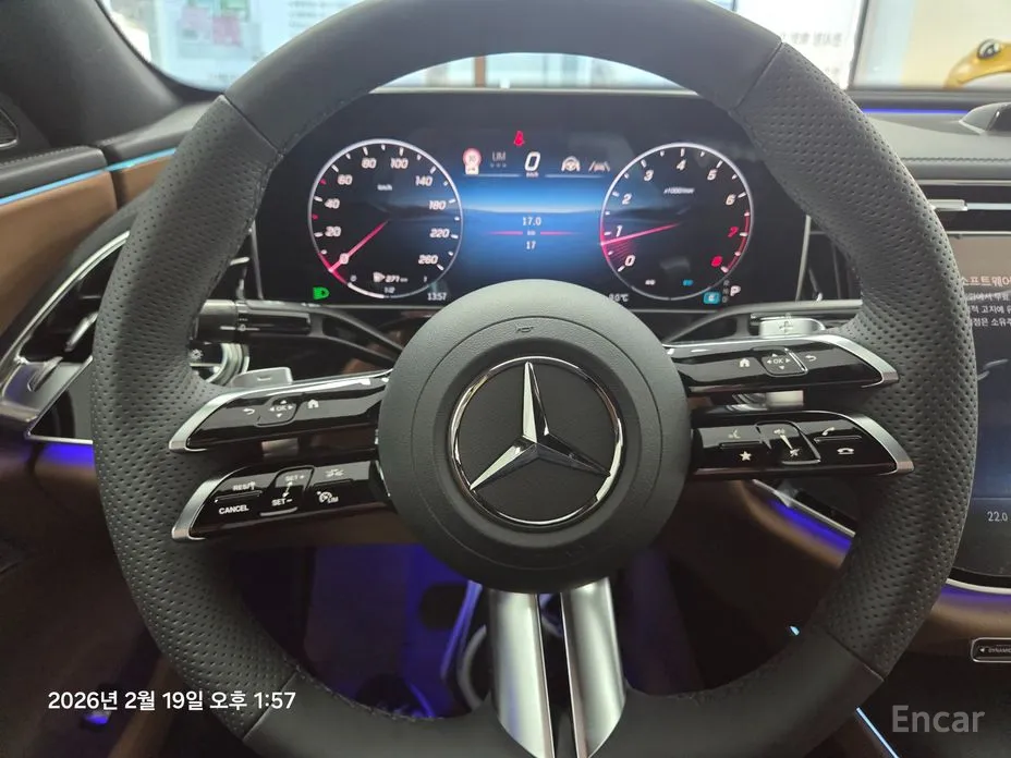 Фото 9 - Mercedes-Benz E-Class