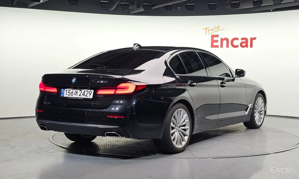 Фото 2 - BMW 5 Series