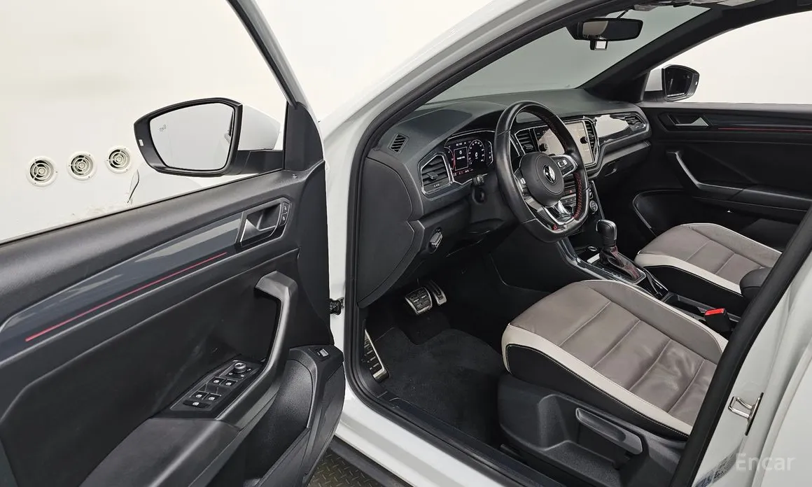 Фото 10 - Volkswagen T-Roc