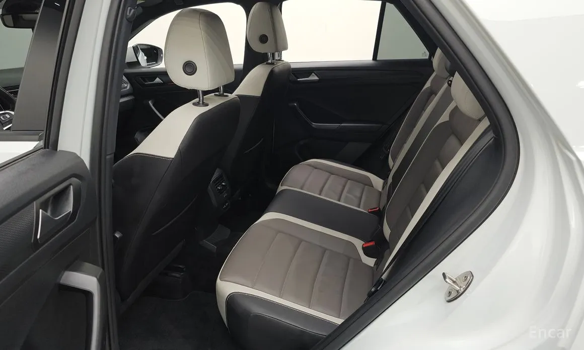 Фото 12 - Volkswagen T-Roc