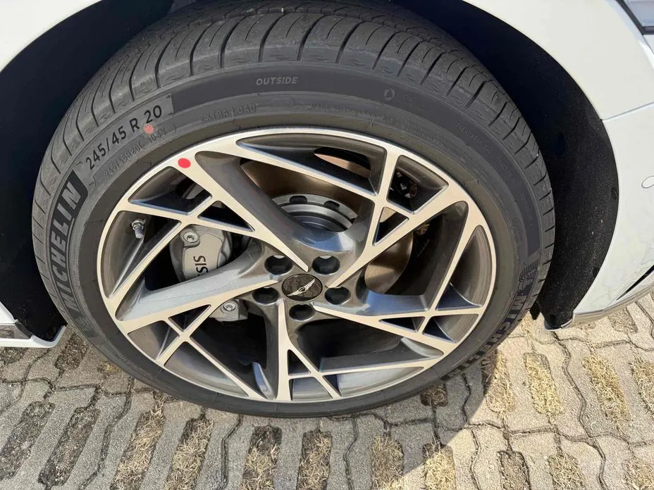 Фото 5 - Genesis G90