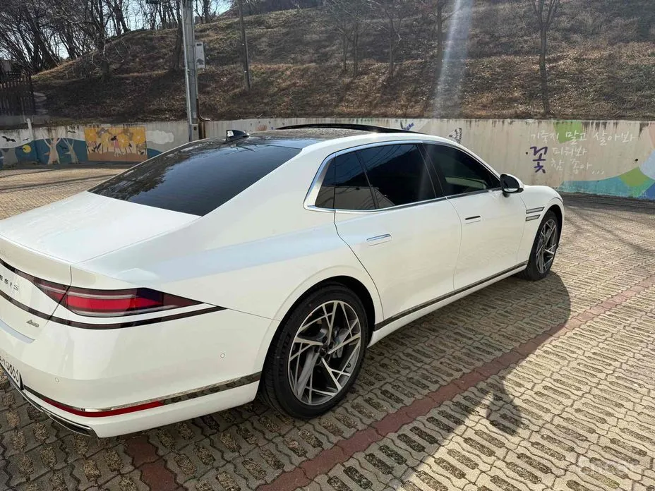 Фото 8 - Genesis G90