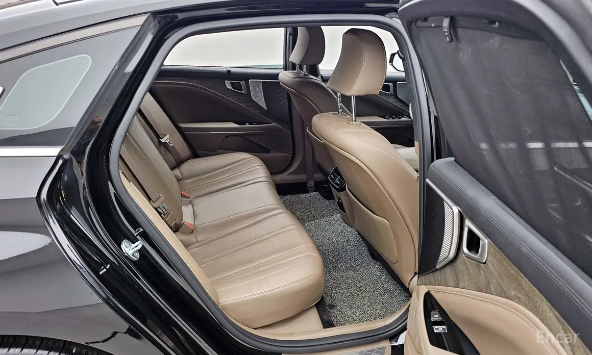 Photo 12 - Kia K8