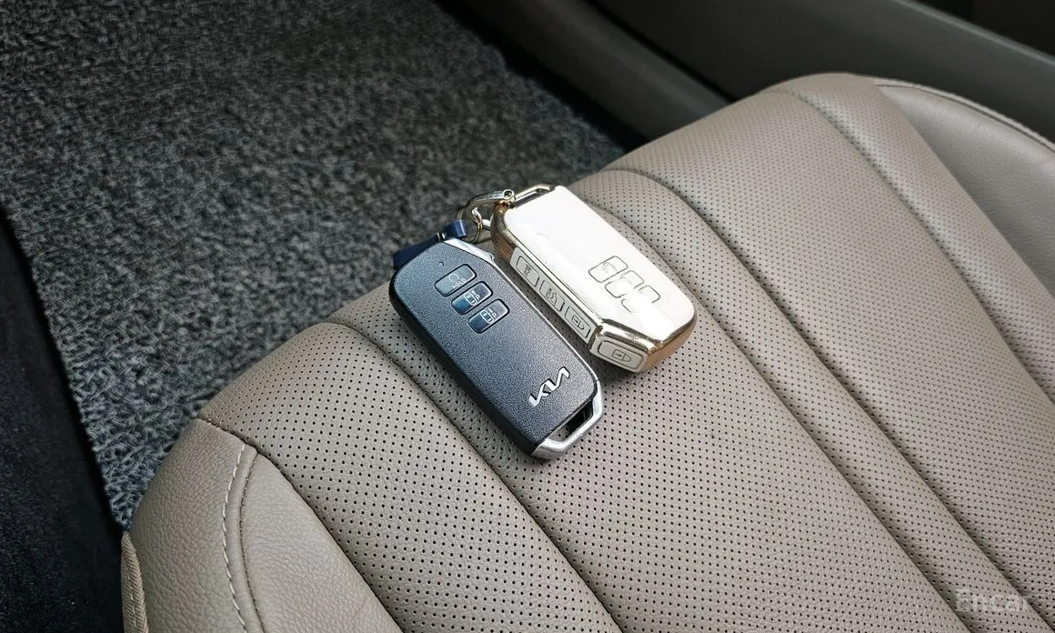 Photo 19 - Kia K8