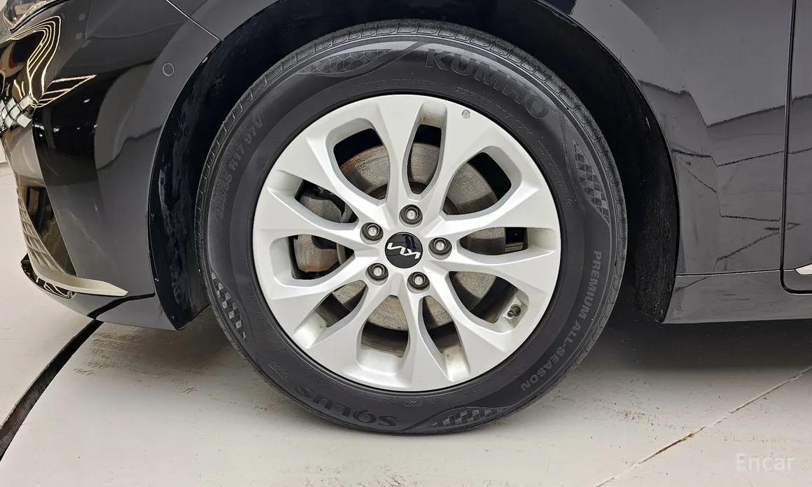 Photo 5 - Kia K8
