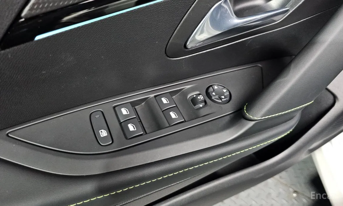 Фото 18 - Peugeot 208