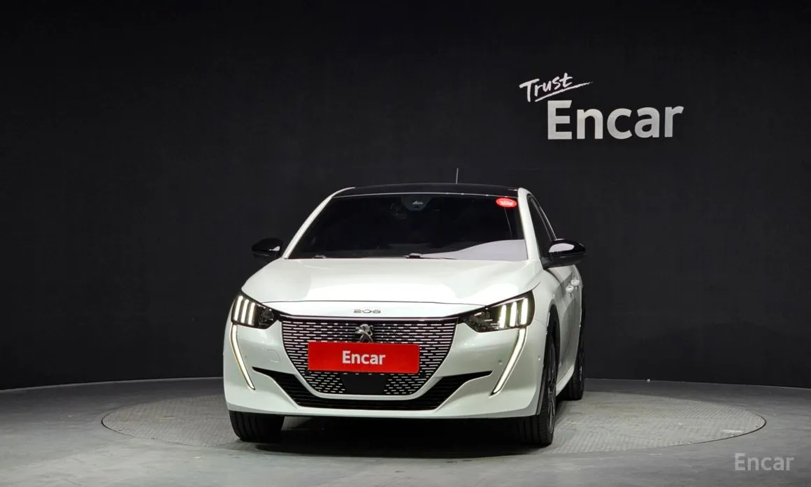 Фото 3 - Peugeot 208