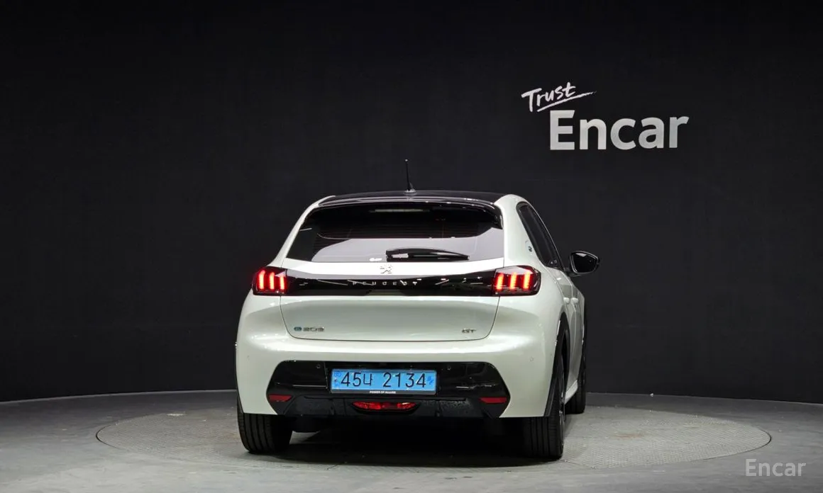 Фото 4 - Peugeot 208