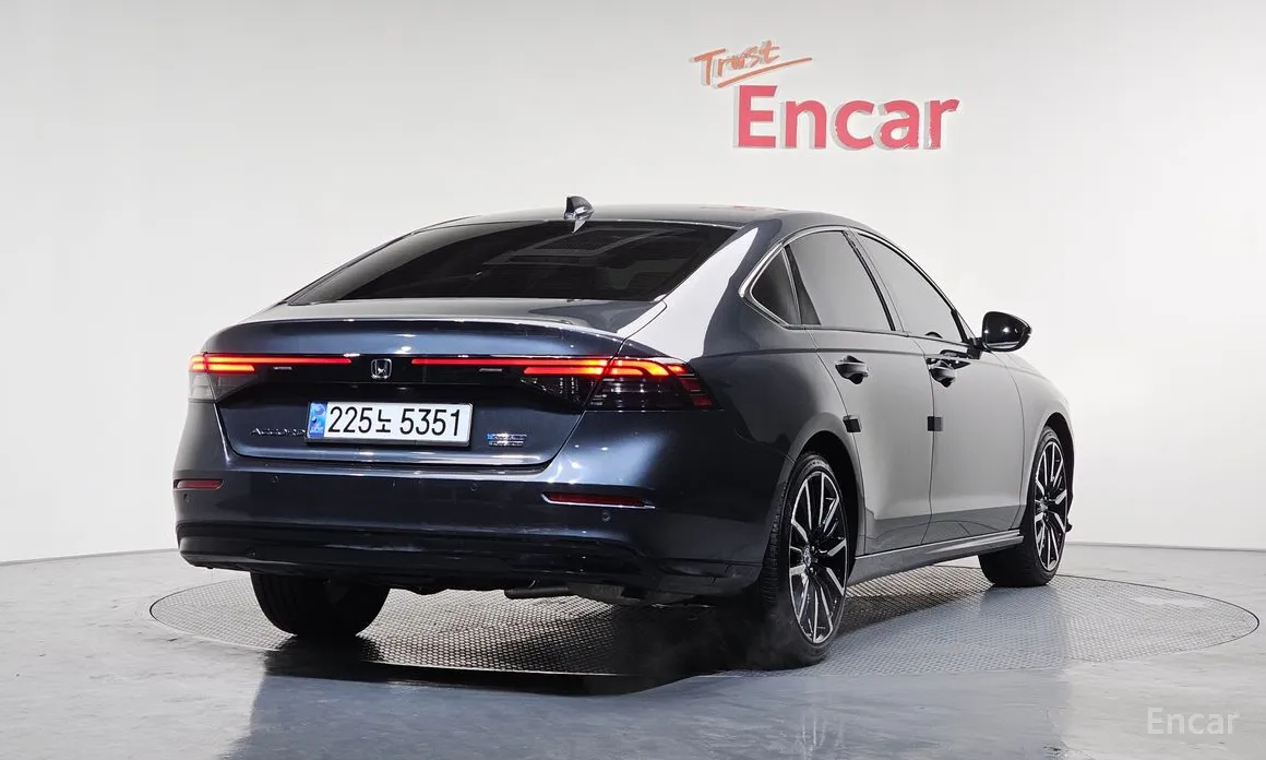 Фото 2 - Honda Accord