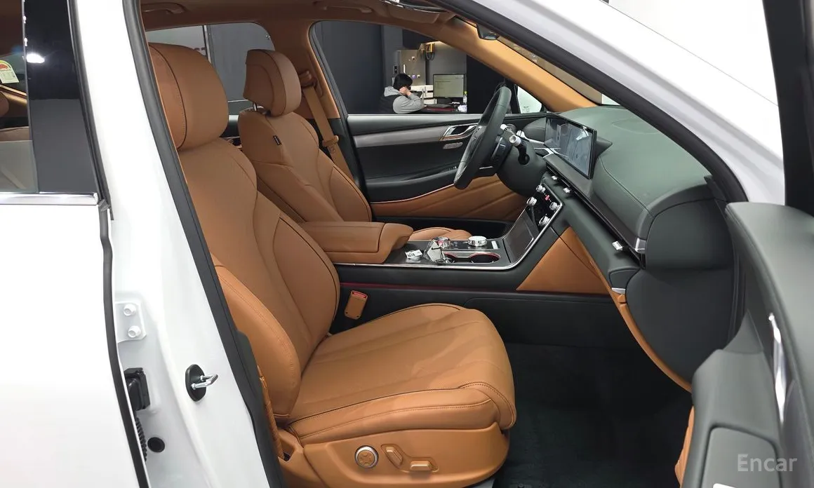 Фото 11 - Genesis GV80