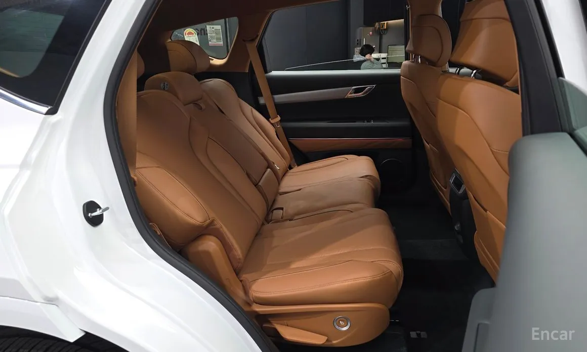 Фото 12 - Genesis GV80