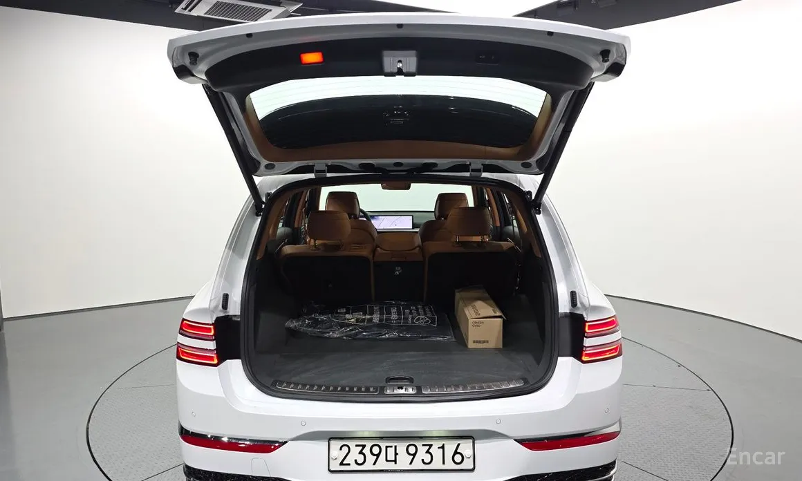 Фото 20 - Genesis GV80