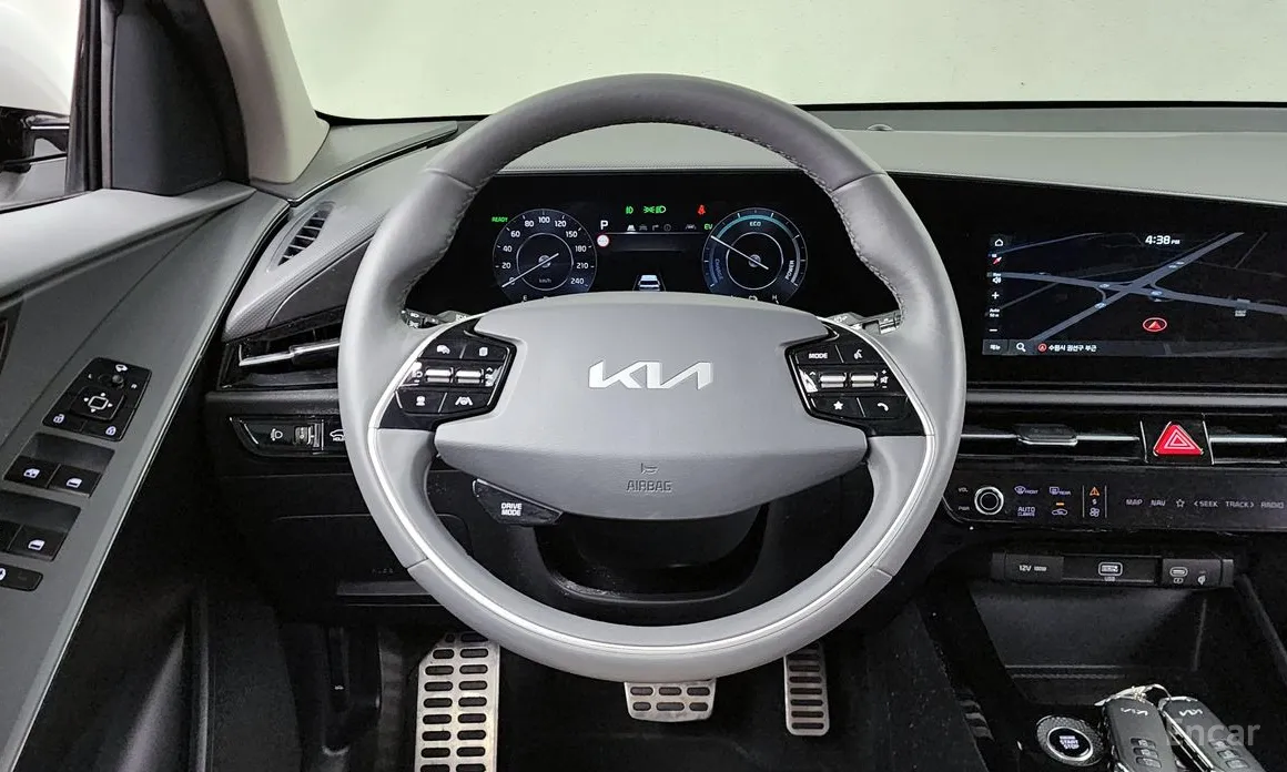 Фото 14 - Kia Niro