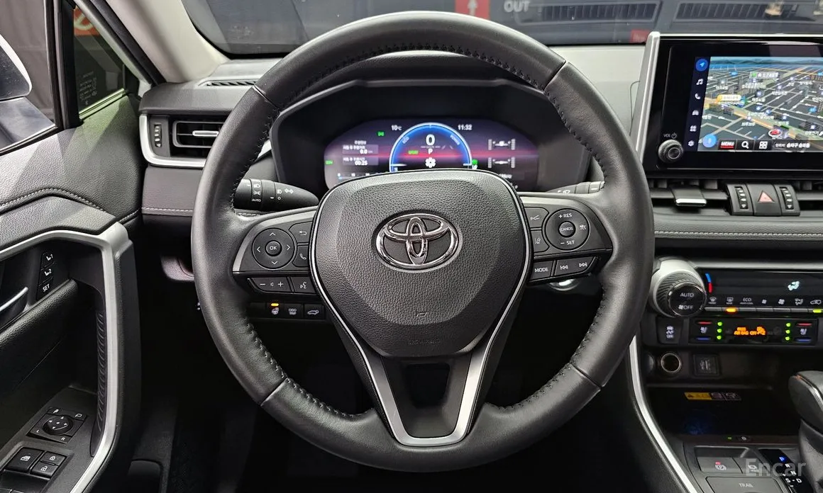 Фото 13 - Toyota RAV4