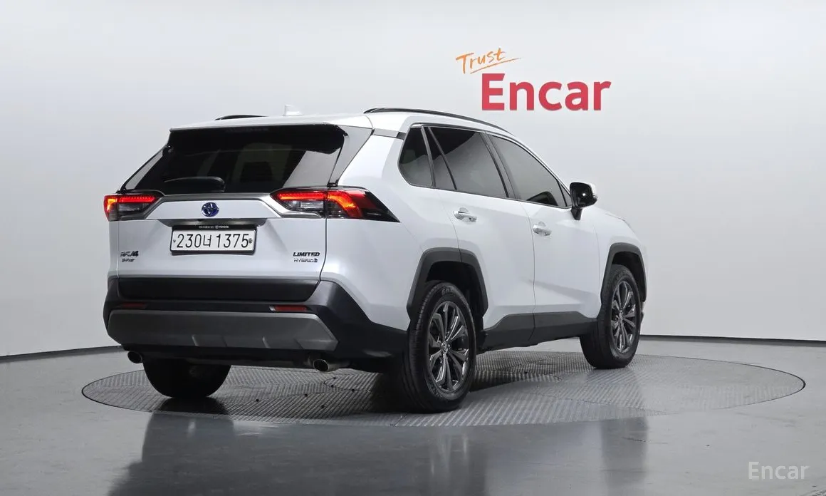 Фото 2 - Toyota RAV4