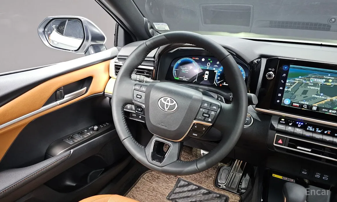 Фото 13 - Toyota Camry