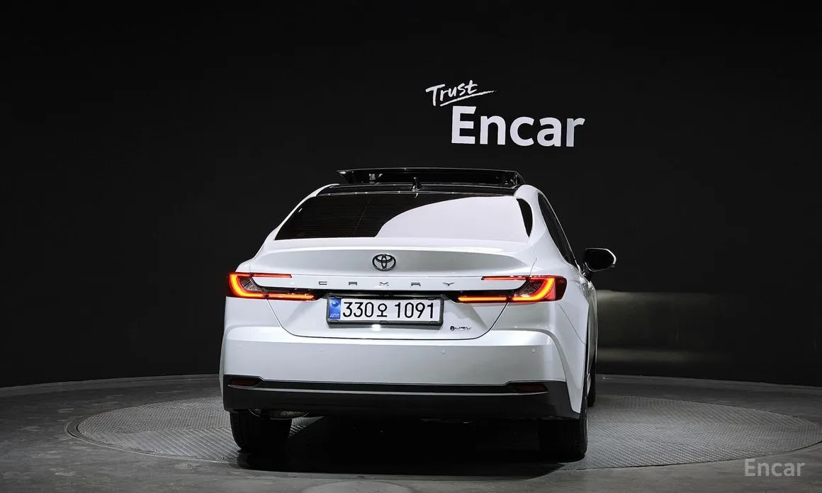 Фото 4 - Toyota Camry