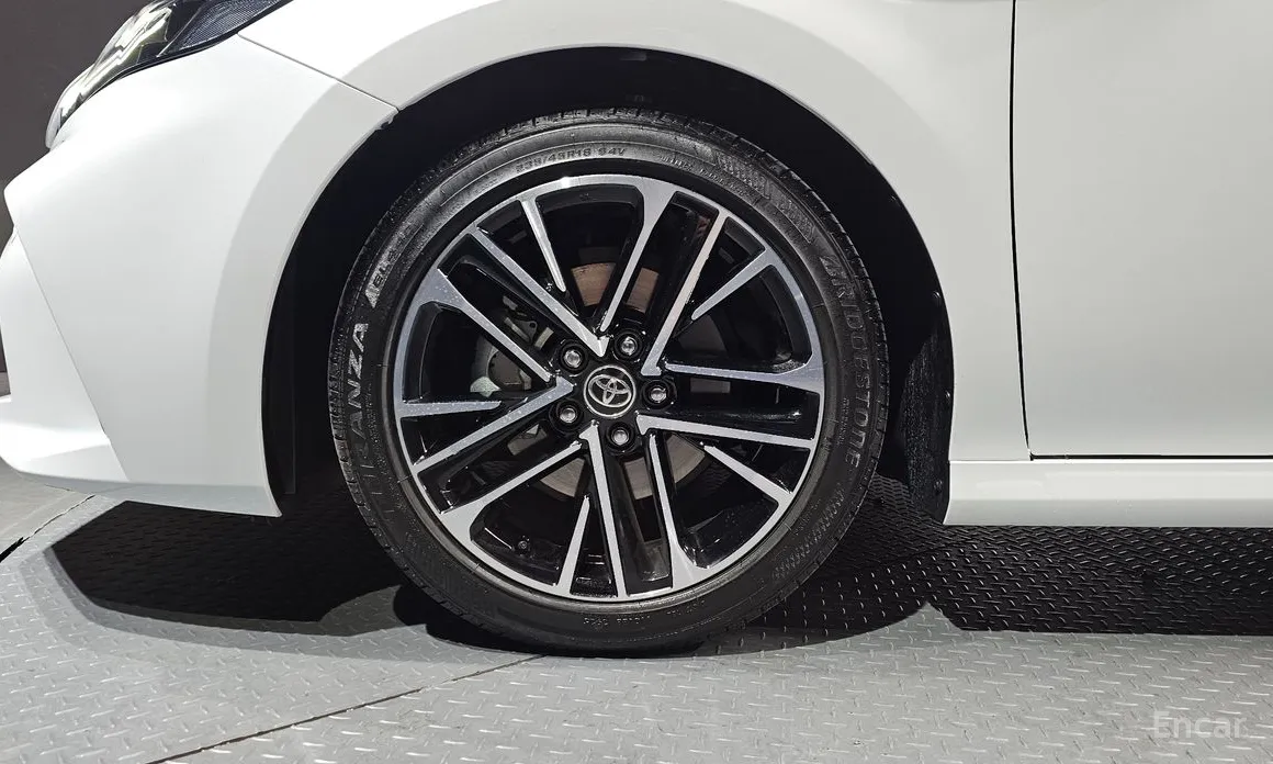 Фото 5 - Toyota Camry