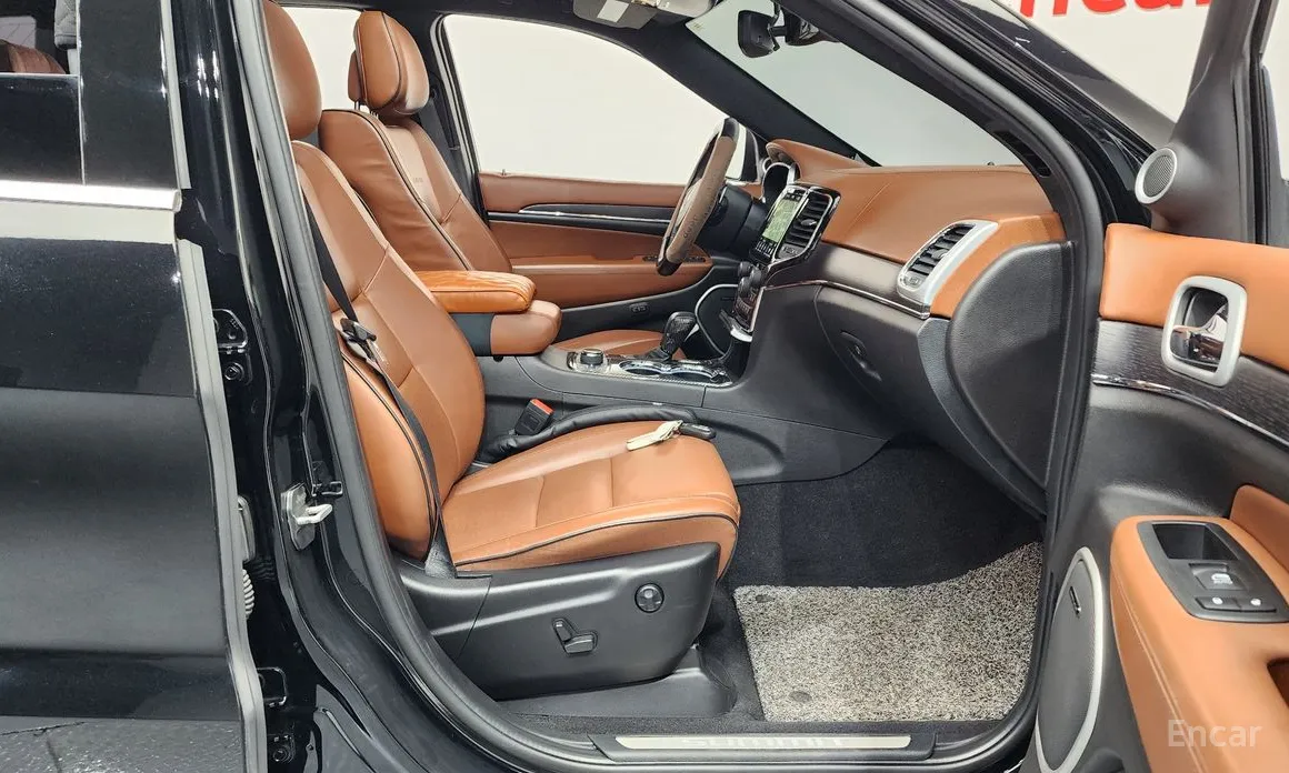 Фото 11 - Jeep Cherokee