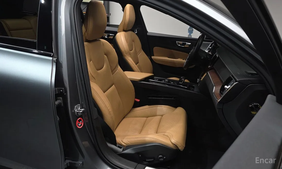 Фото 10 - Volvo V60