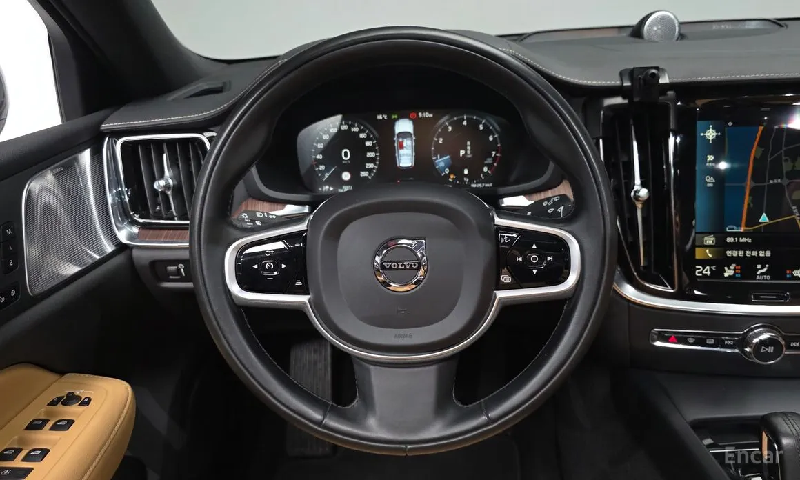 Фото 13 - Volvo V60