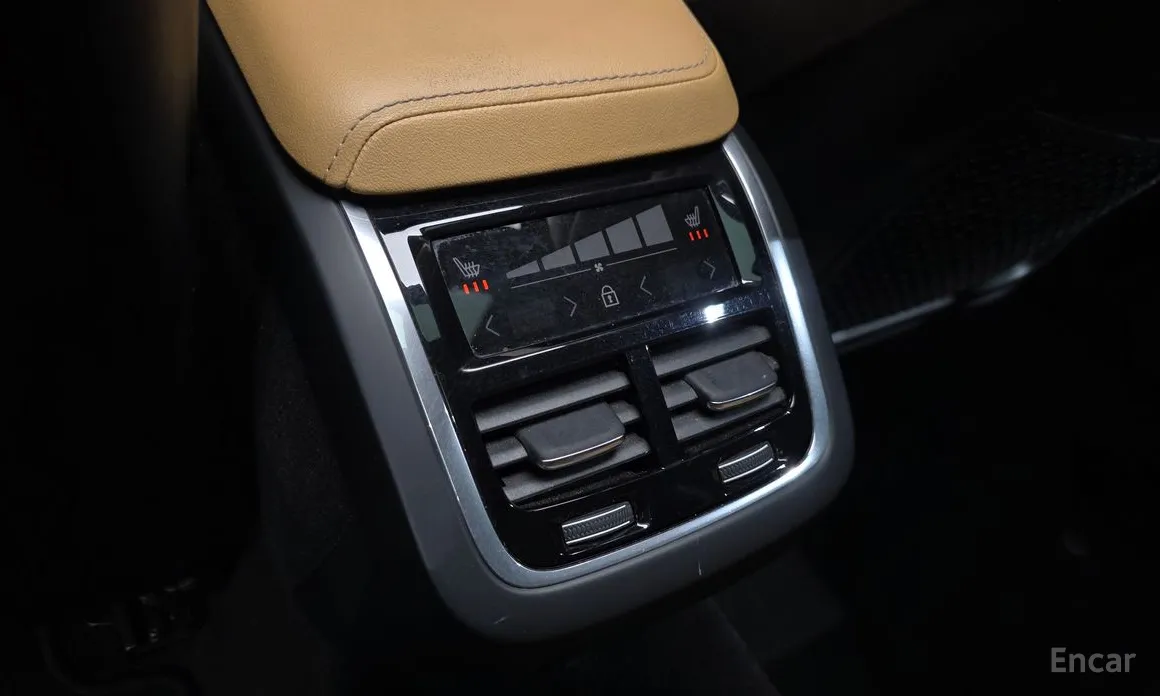 Фото 18 - Volvo V60