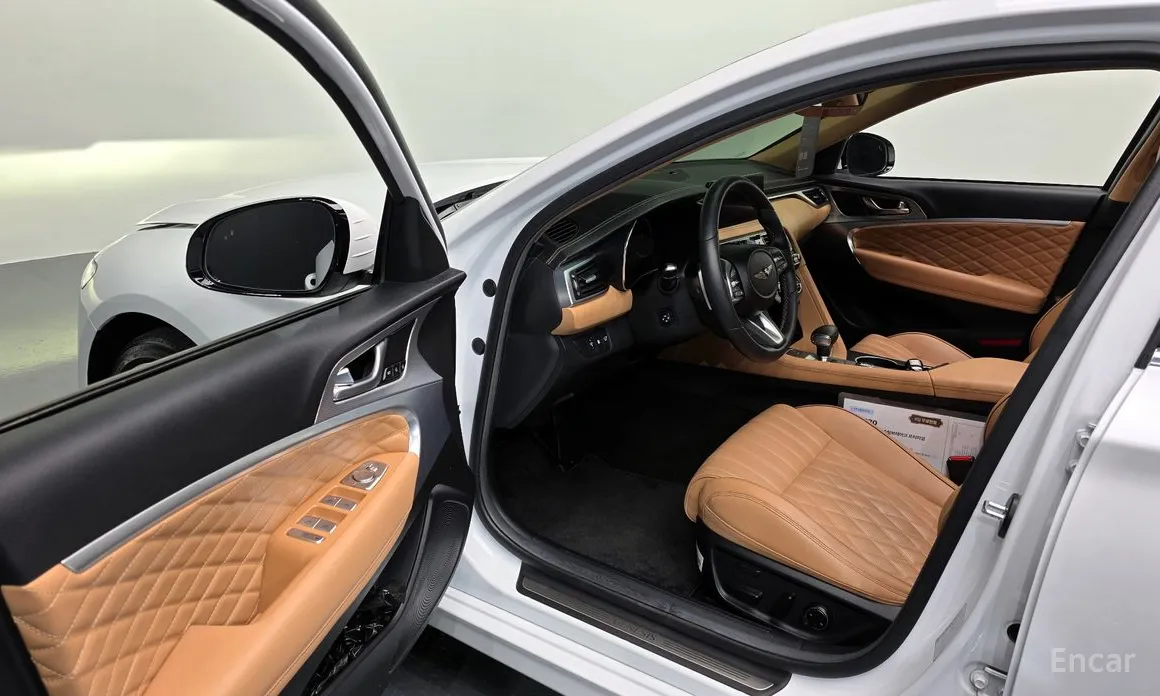 Фото 11 - Genesis G70