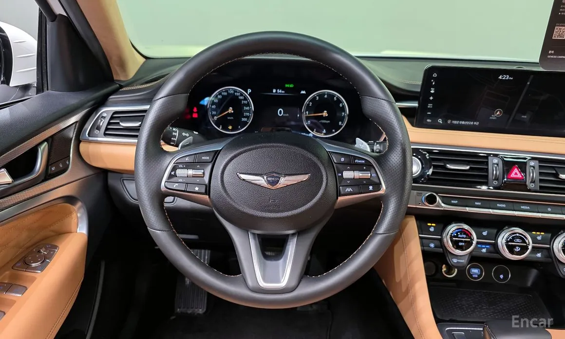 Фото 13 - Genesis G70