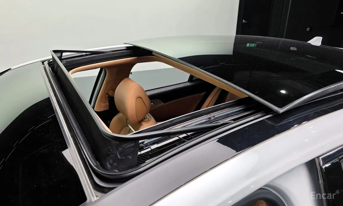 Фото 18 - Genesis G70