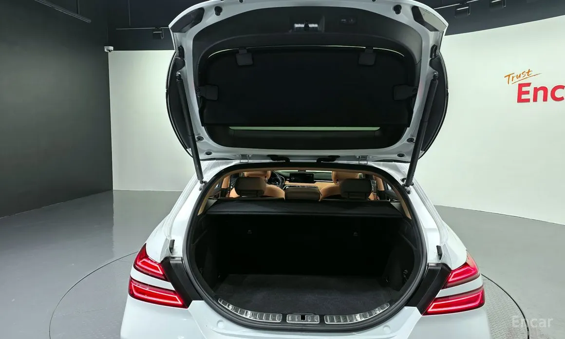 Фото 20 - Genesis G70