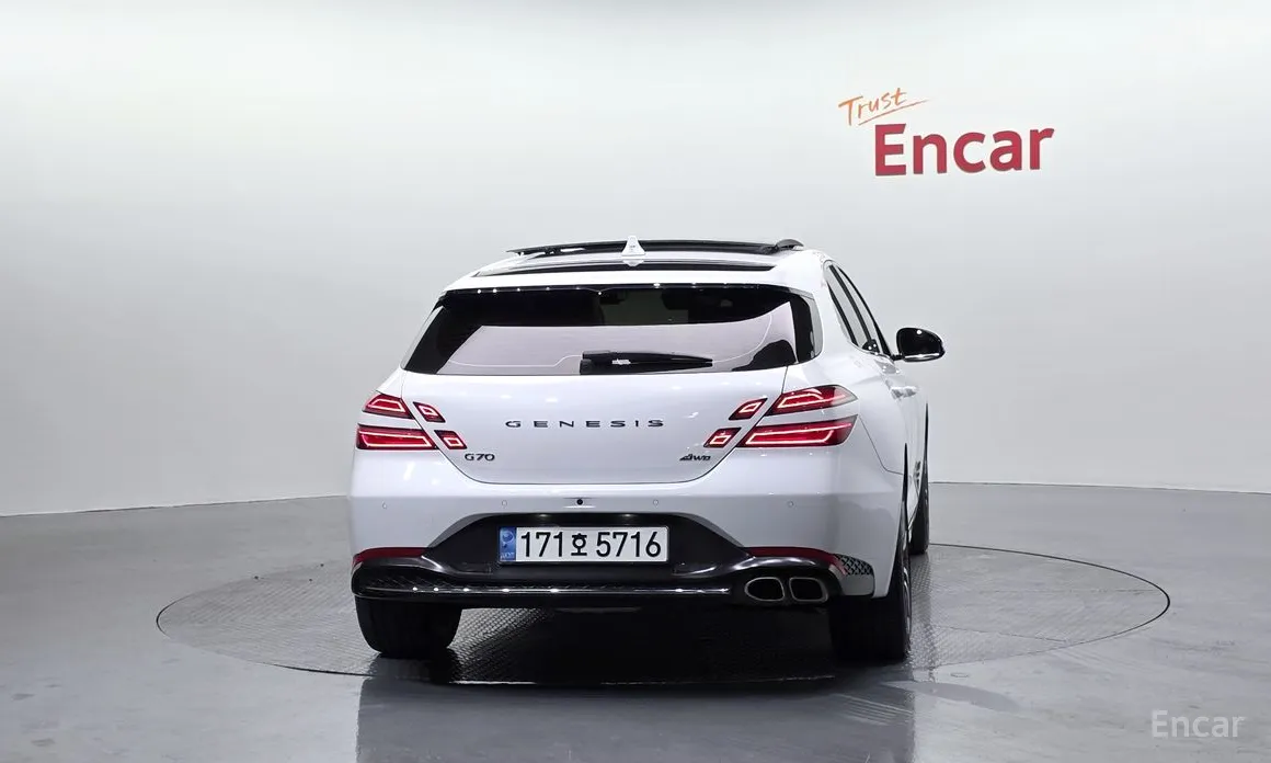 Фото 4 - Genesis G70