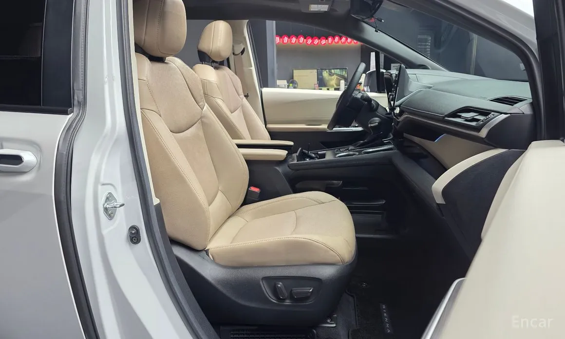 Фото 11 - Toyota Sienna