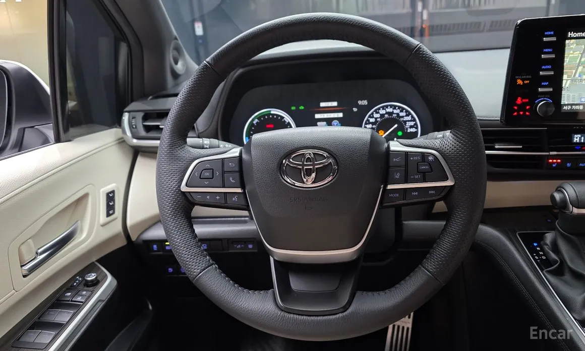 Фото 13 - Toyota Sienna