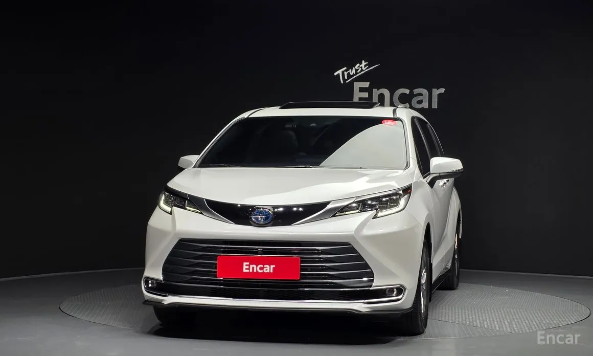 Фото 3 - Toyota Sienna