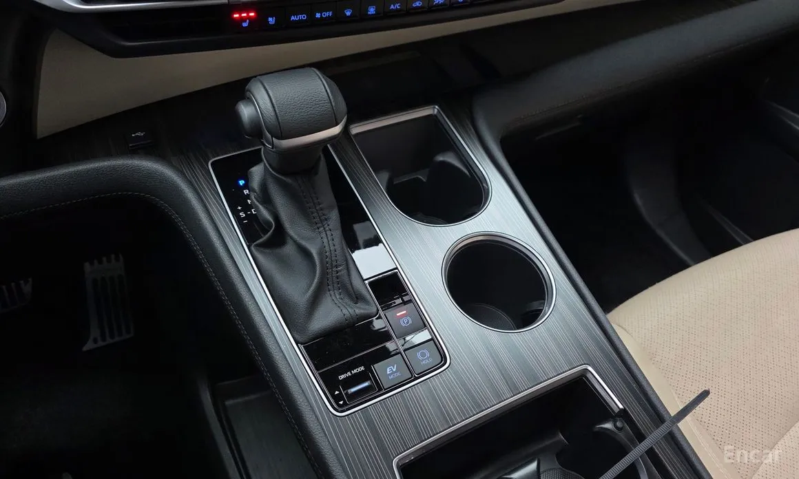 Фото 9 - Toyota Sienna