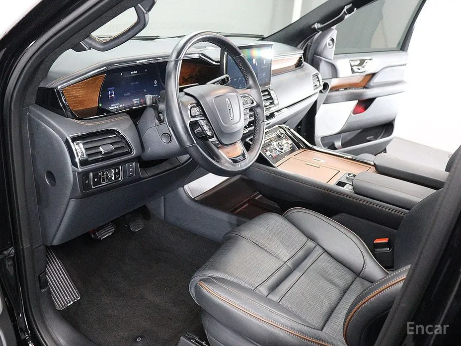 Фото 10 - Lincoln Navigator