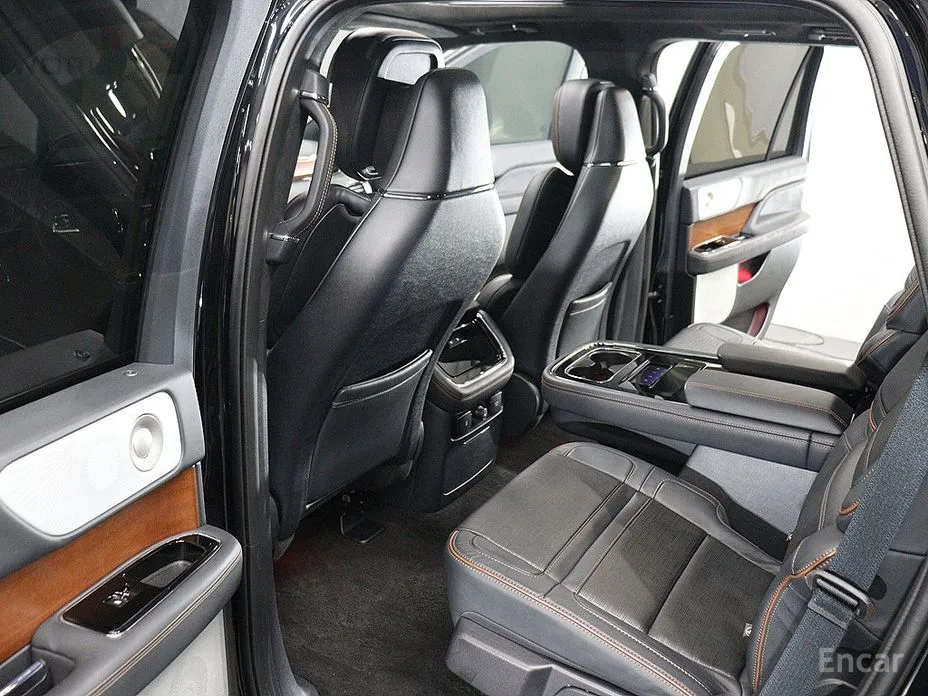 Фото 11 - Lincoln Navigator