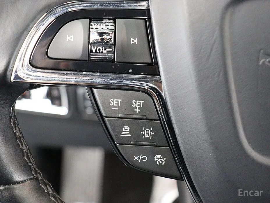 Фото 12 - Lincoln Navigator