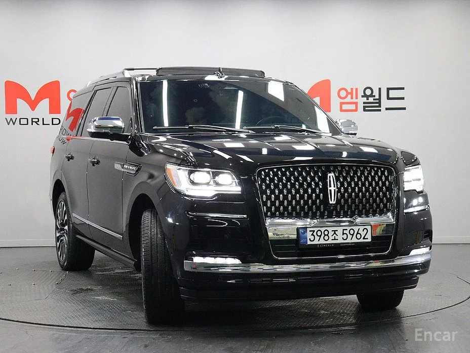 Фото 2 - Lincoln Navigator