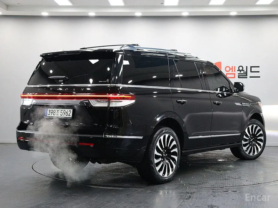 Фото 4 - Lincoln Navigator