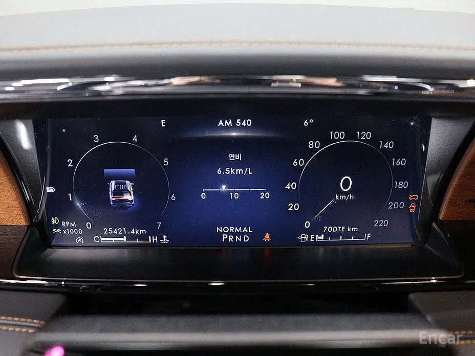 Фото 8 - Lincoln Navigator