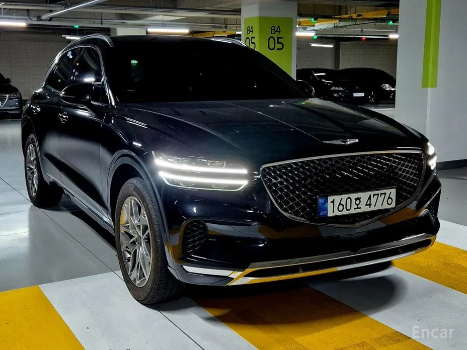 Фото 1 - Genesis GV70