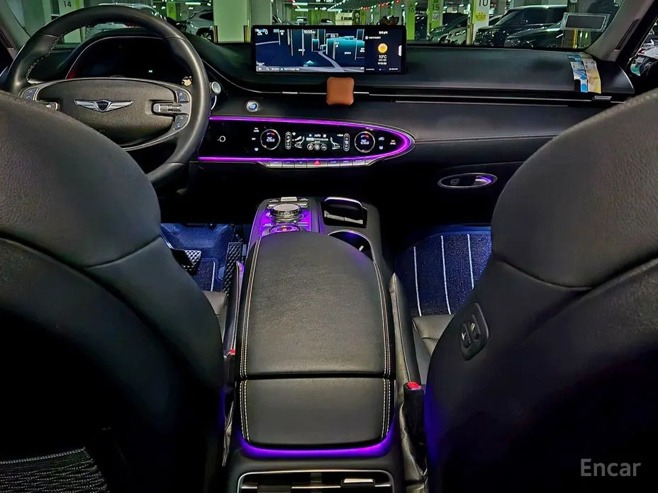 Фото 12 - Genesis GV70