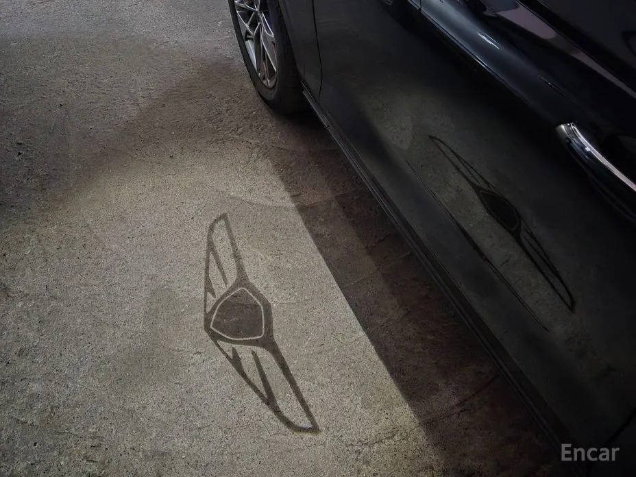 Фото 17 - Genesis GV70